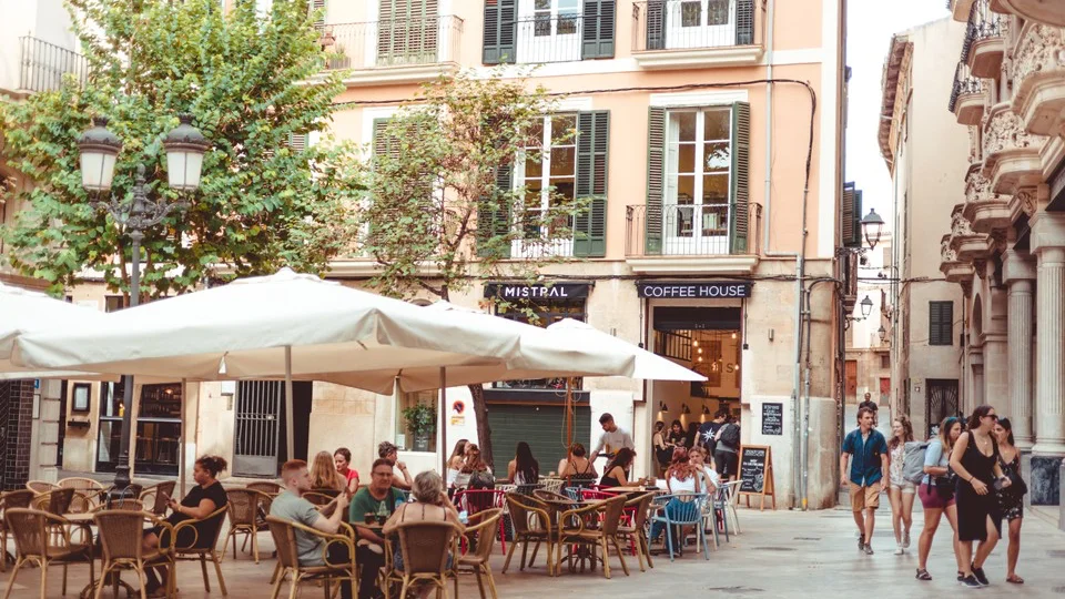 Mistral Coffee House - Image 1
