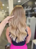 Julia von Herff Hairartist