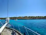 Suite del Mar Yacht Charter - Image 2