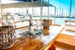 Suite del Mar Yacht Charter - Image 9