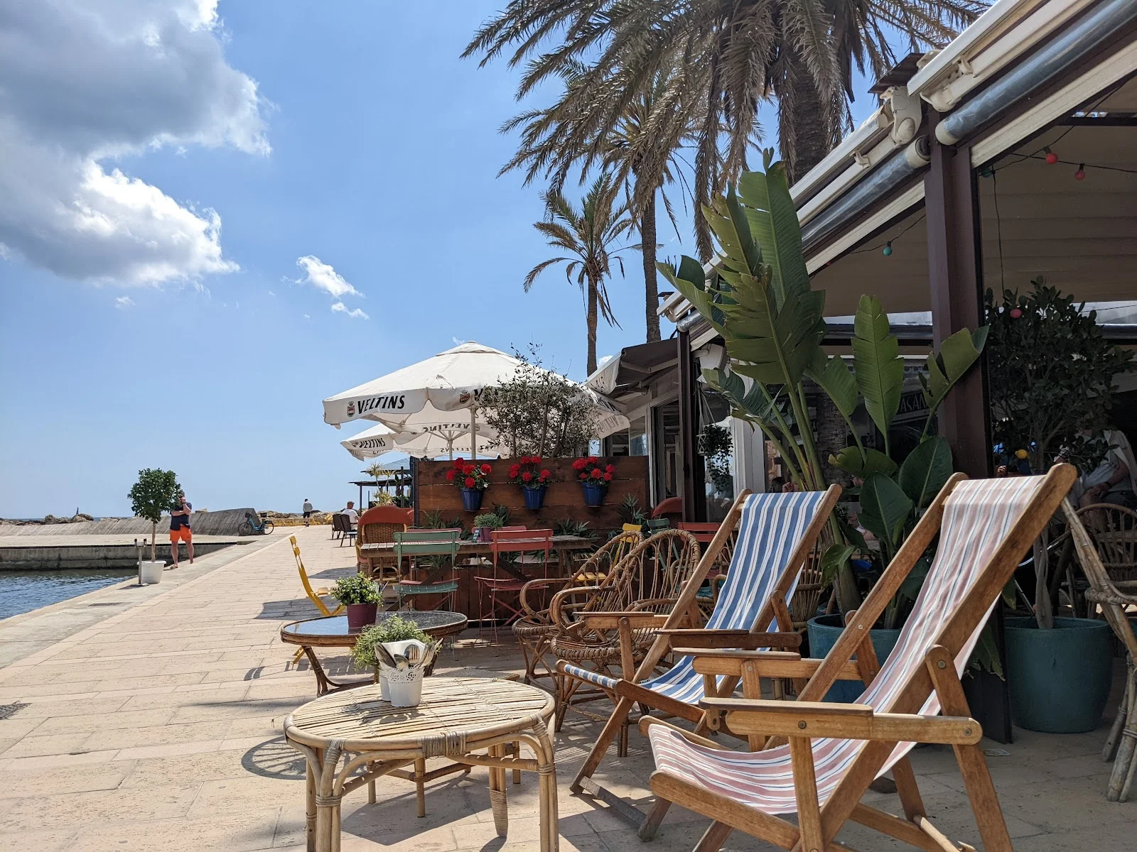 MaiMai Surf Bar