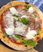 Madame Cabra Pizzería & Coffee Roastery - Image 3