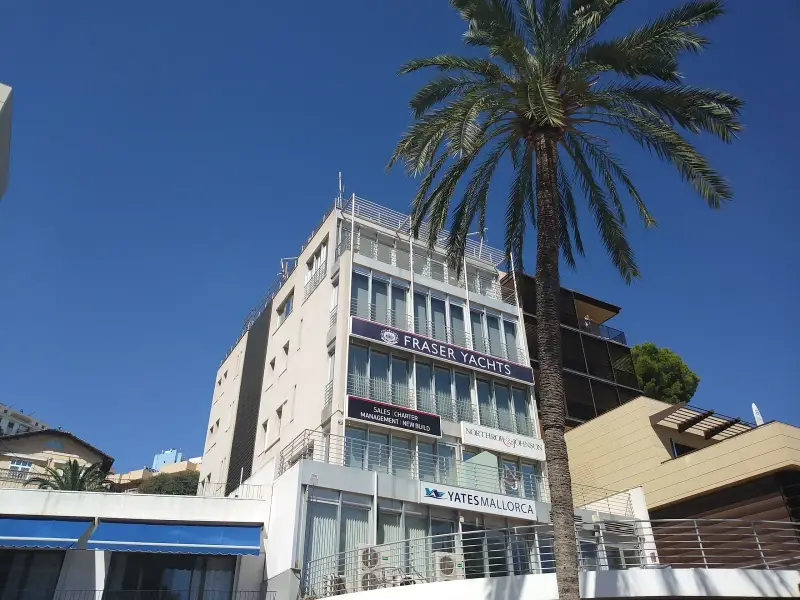 Fraser Yachts - Bild 1