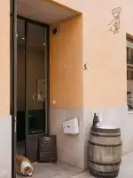 CAV. DISTRIBUTION & Wine Shop - Bild 3