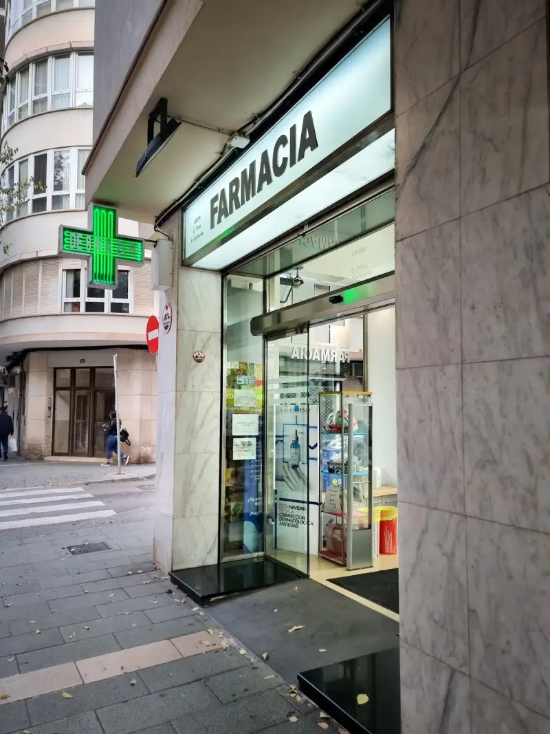 Farmàcia C.Piña - P.Gallardo - Bild 1