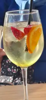 Beach Club y Cocktail Bar La Pedrisa - Image 10