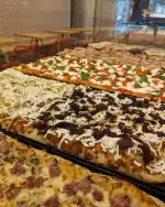 Pizzpazz Pizzería - Image 10