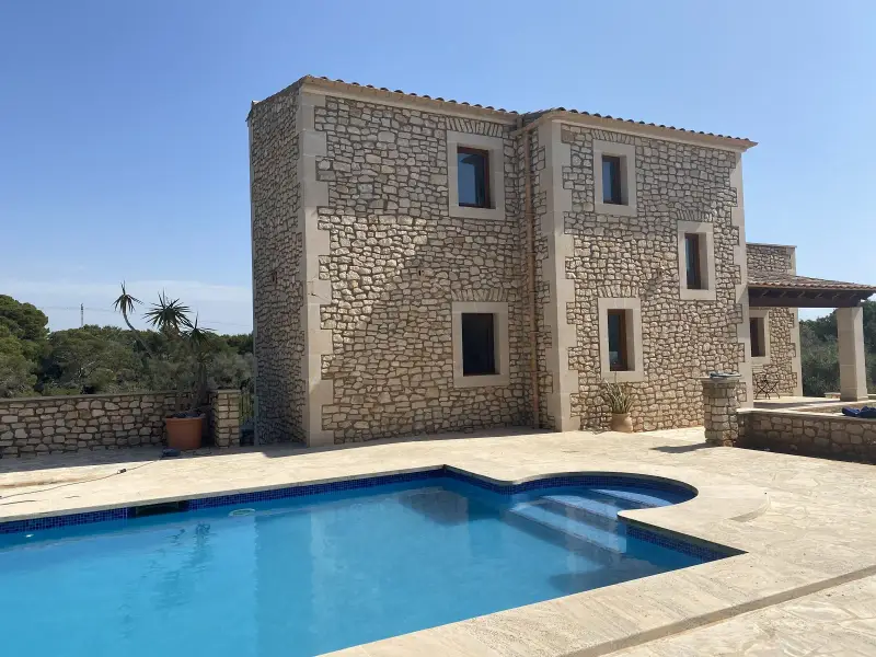 NICOLAS MESSIAS Real Estate - Bild 1