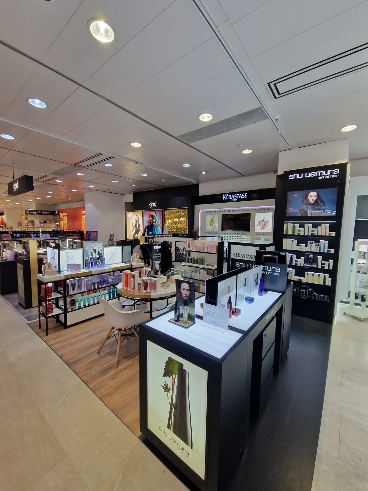 Boutique Cosmética Capilar Deluxe Kérastase - Bild 1
