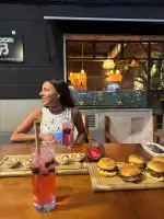 Todos Smash Burger & Cocktail Bar - Imagen 10