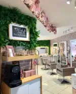 Kt's Hair & Beauty salon - Bild 8