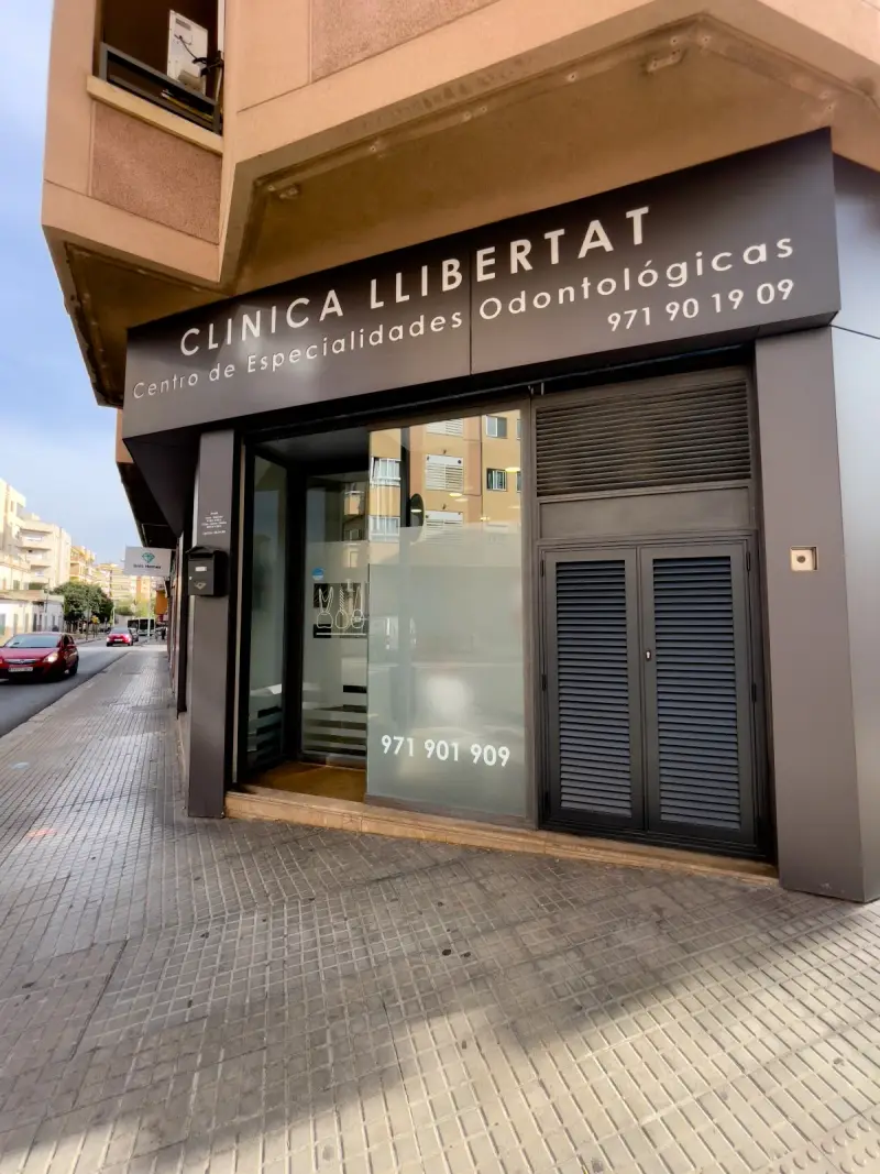 Clínica Dental Llibertat - Imagen 1