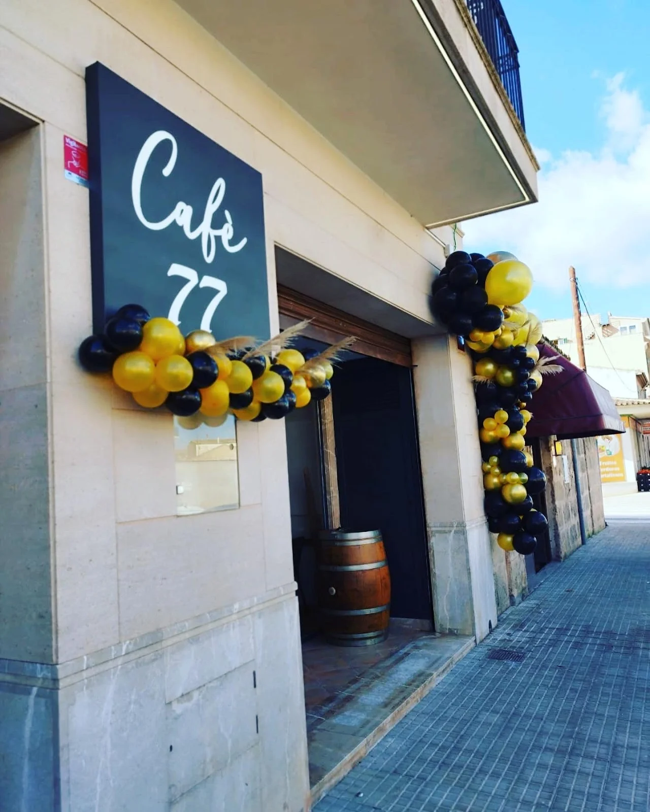 CAFÈ 77 - Bild 1