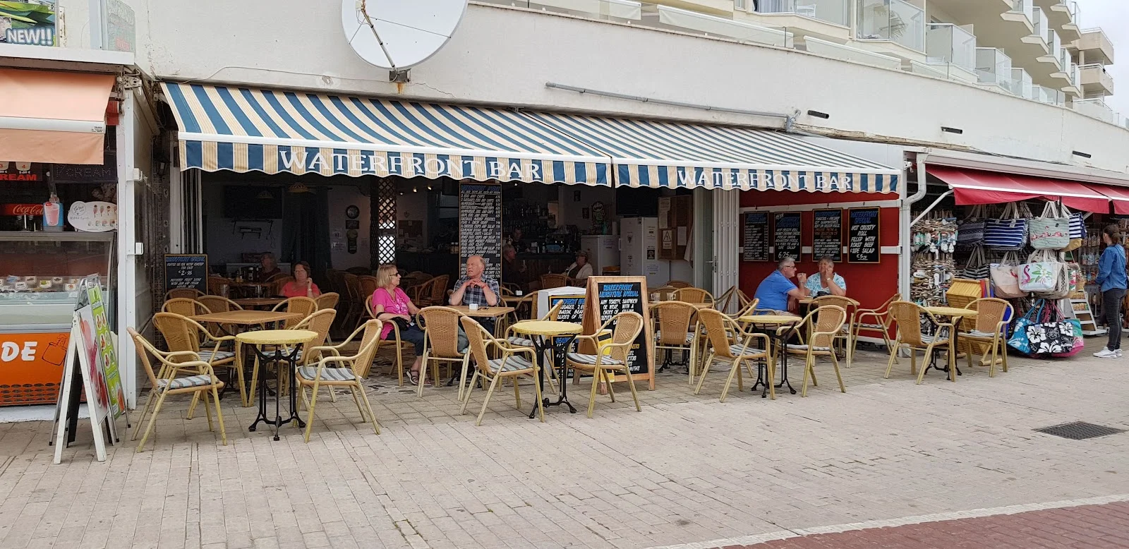 Waterfront Bar - Bild 1