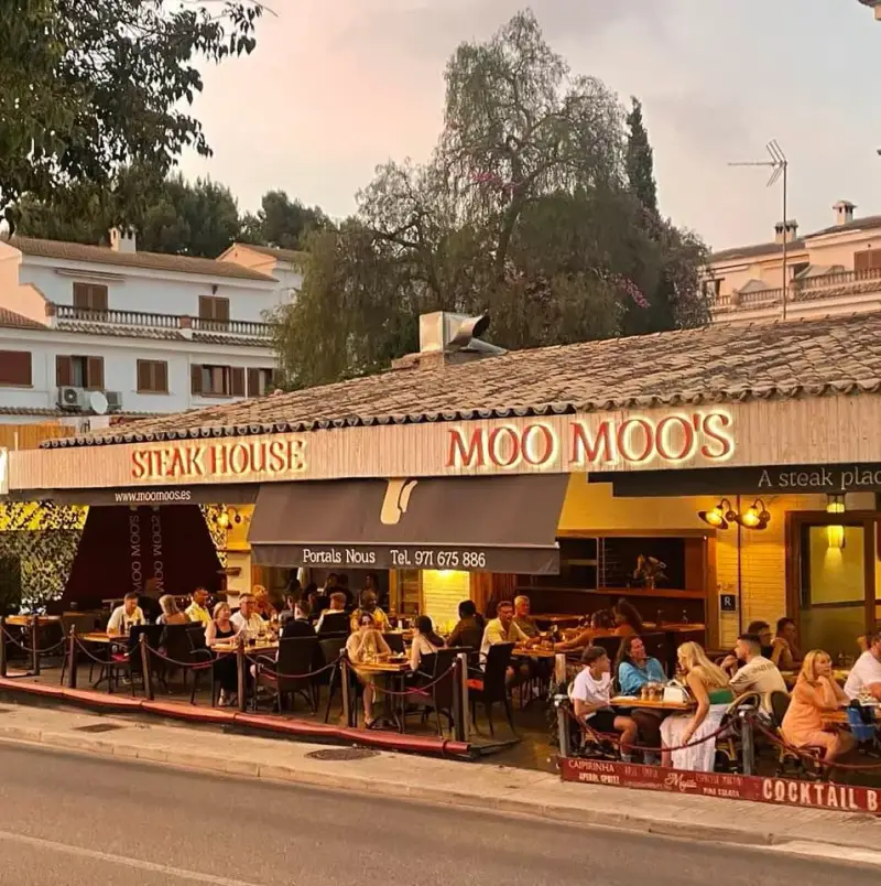 MOO MOO’S STEAK HOUSE - Image 1