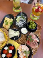 Flip Flop Bar - Image 3