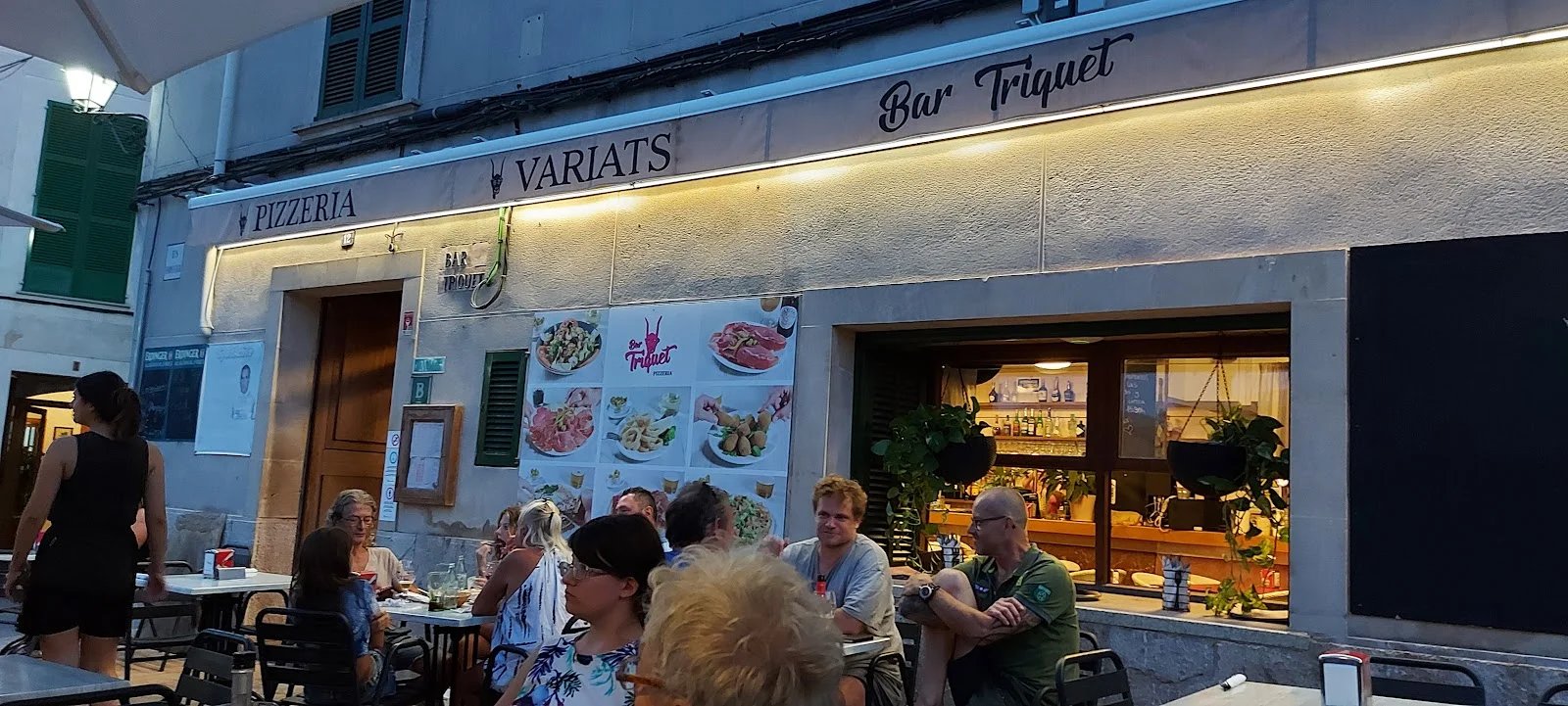 Bar Triquet - Bild 1