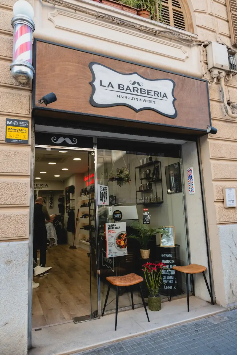 La Barberia Haircuts & Wines - Bild 1