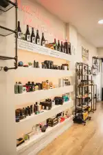 La Barberia Haircuts & Wines - Bild 3