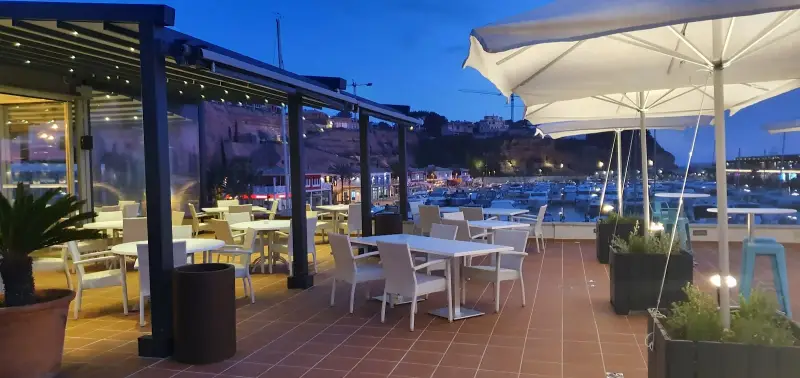 La Terraza de Port Adriano - Bild 1