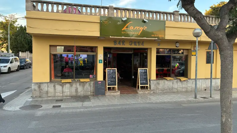 Larry’s Sportsbar en Bar Juva - Imagen 1