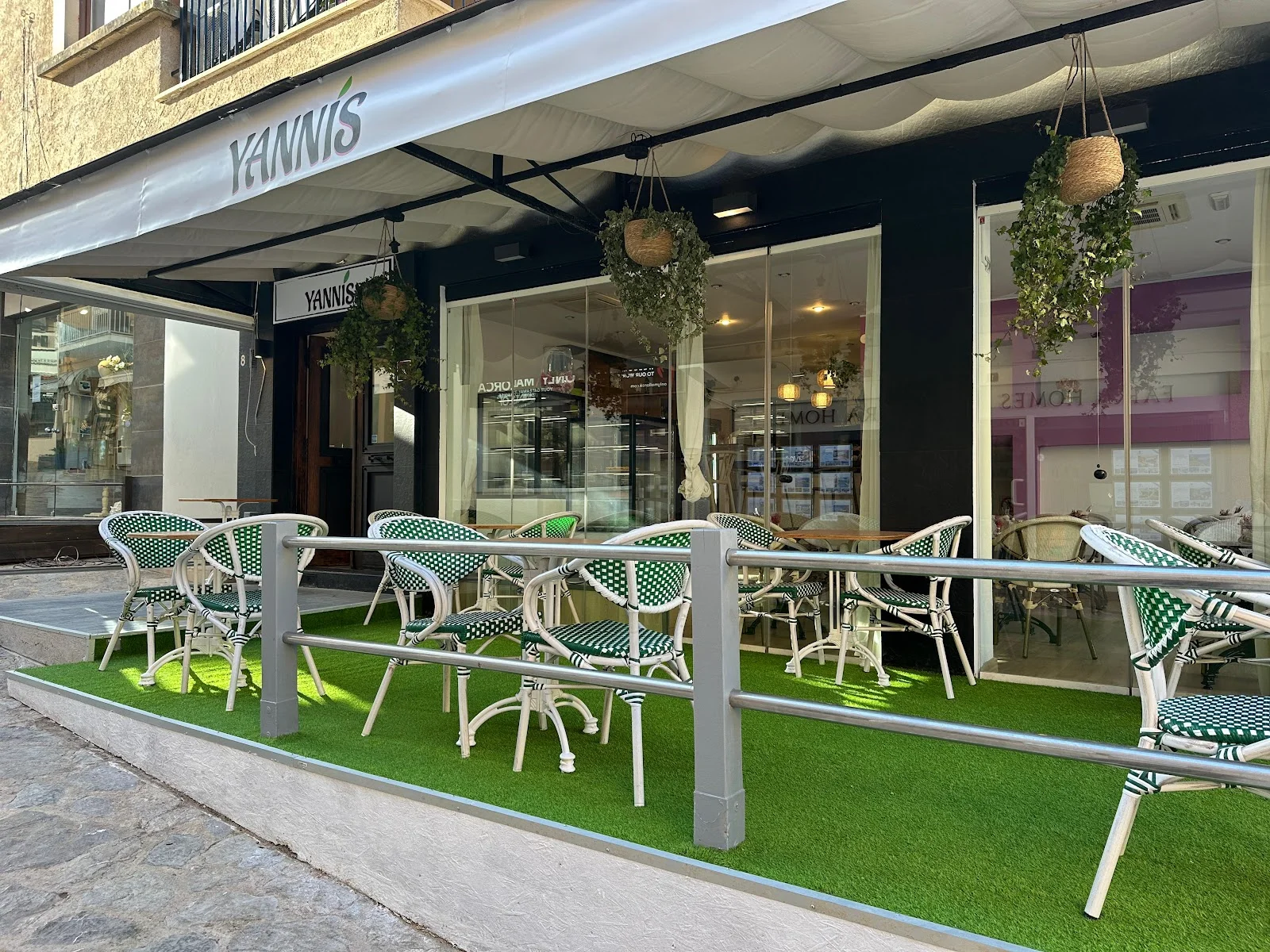 Yannis Cafe - Bild 1