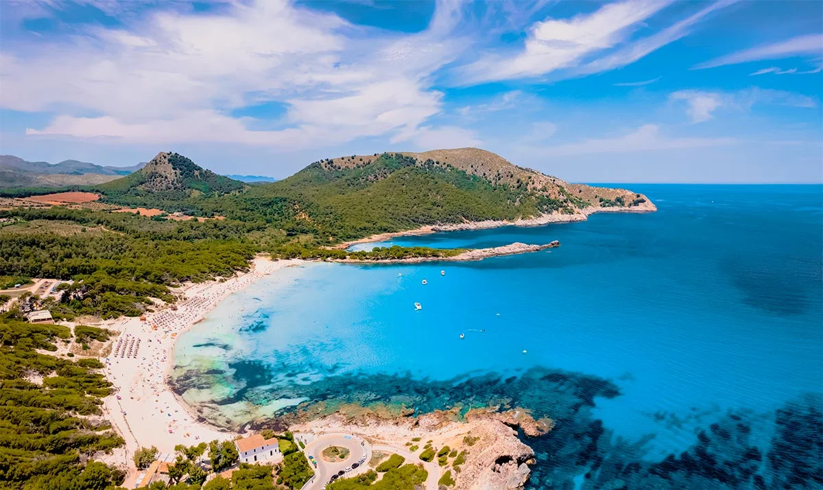 Cala Agulla beach and turquoise water in Mallorca