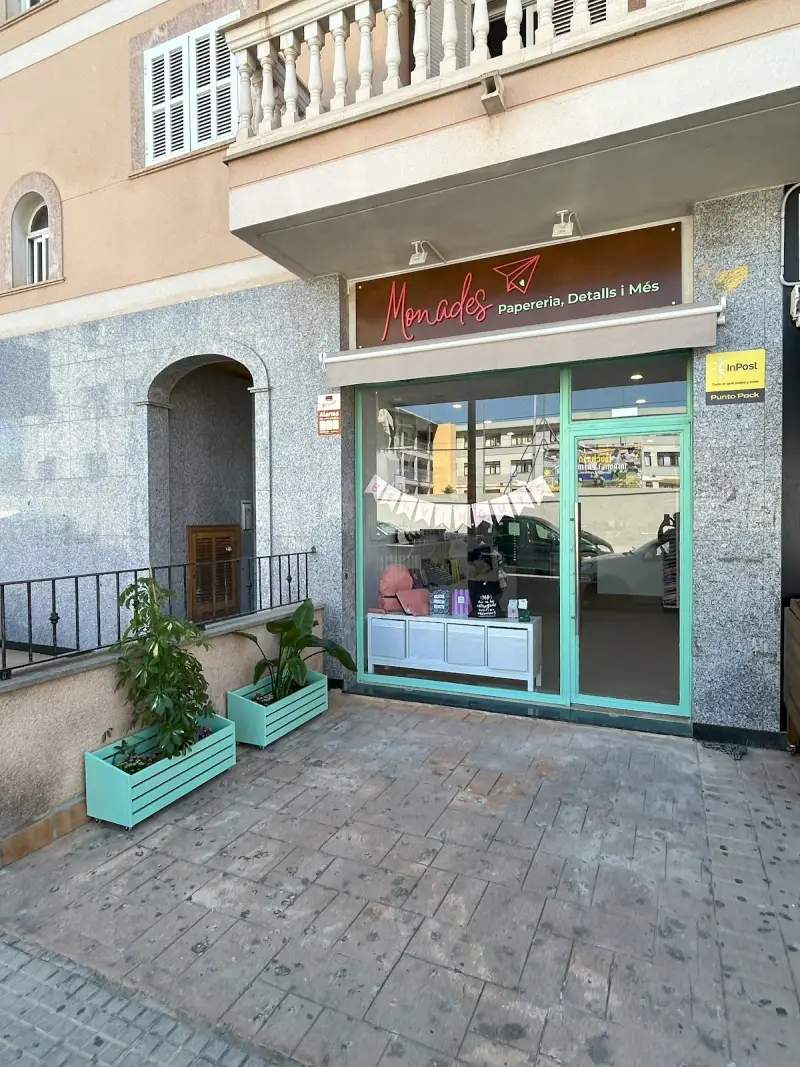 Monades Papereria, Detalls i Més - Bild 1