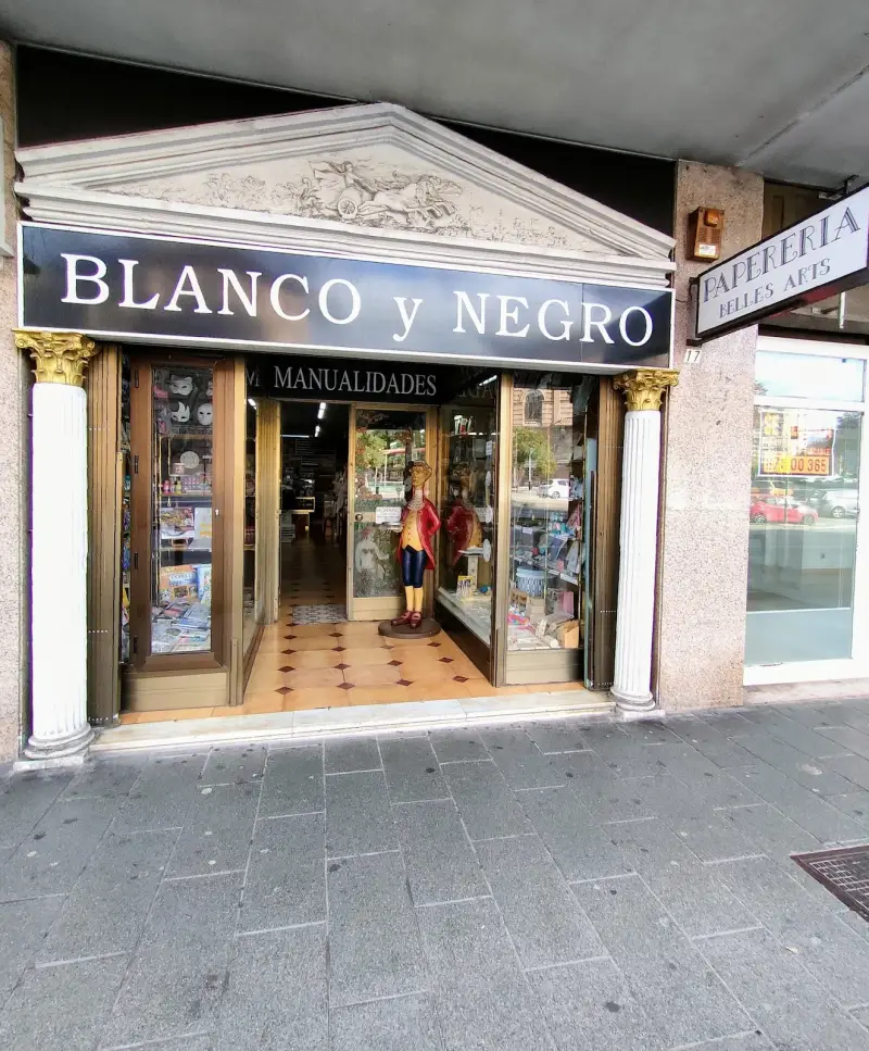 Blanco y Negro - Bild 1