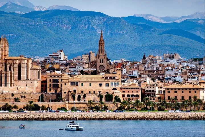 Guided Palma de Mallorca Walking Tour with Cathedral Entry & Tasting - Image 4