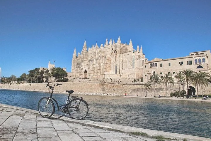 Geführter Fahrrad-Landausflug durch Palma de Mallorca ab Hafen - Bild 3