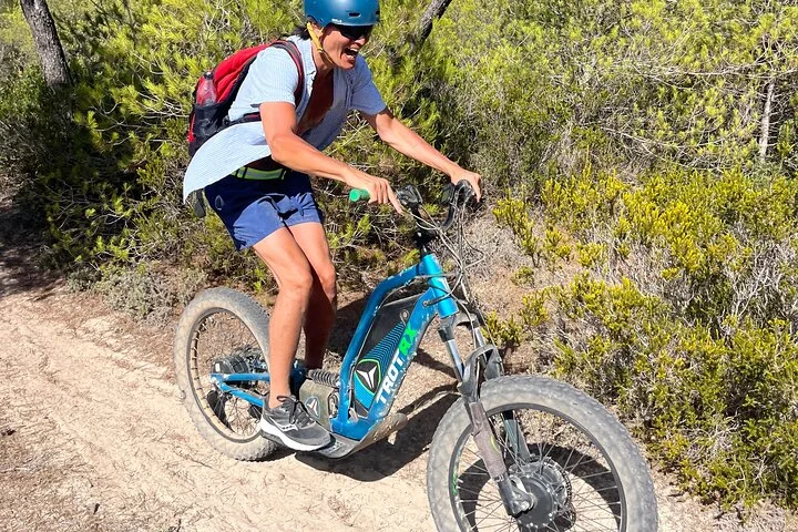 Off-Road E-Scooter Tour an der Küste von Son Serra de Marina - Bild 3