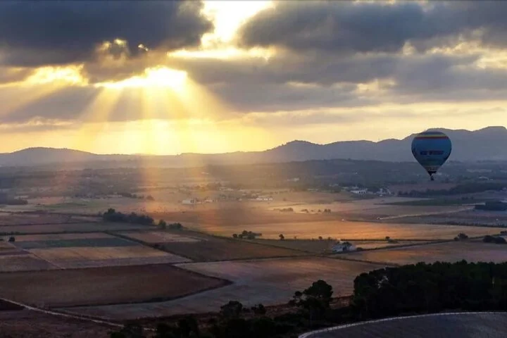 Private Hot Air Balloon Flight for Two in Mallorca - Image 5