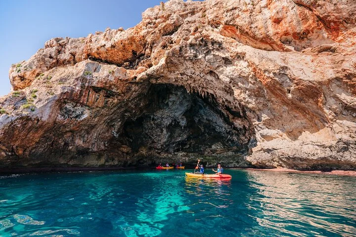 Geführte Kajak-Meereshöhlen-Expedition und Schnorcheln in Cala Varques - Bild 2