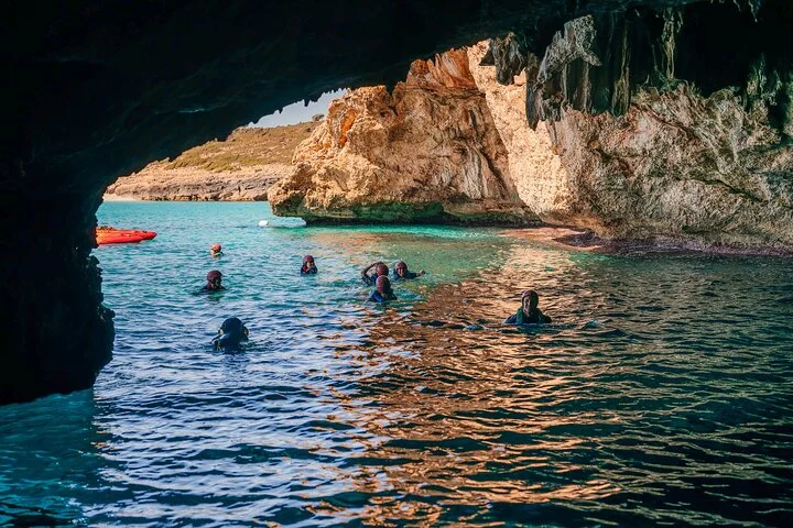 Geführte Kajak-Meereshöhlen-Expedition und Schnorcheln in Cala Varques - Bild 4