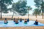 Yoga und Brunch am Strand von Palmanova auf Mallorca - Bild 1