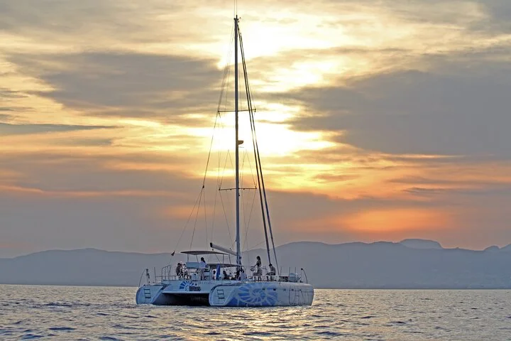 Sunset Catamaran Cruise with Tapas in Palma de Mallorca - Image 4