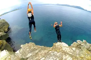 Geführtes Coasteering Abenteuer an der Küste von Mallorca - Bild 1