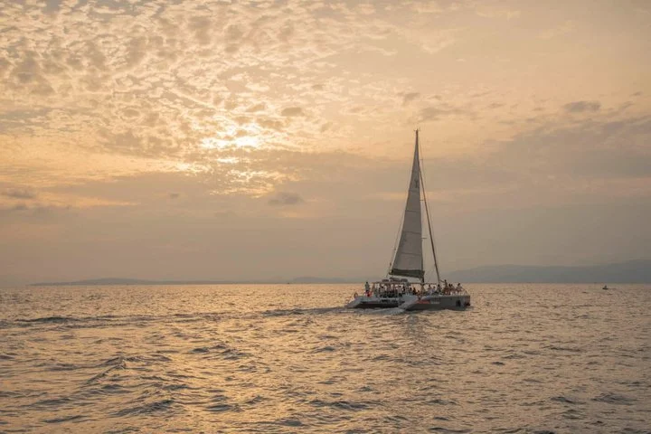 Katamaranfahrt zum Sonnenuntergang ab Palma mit DJ und Buffet - Bild 2