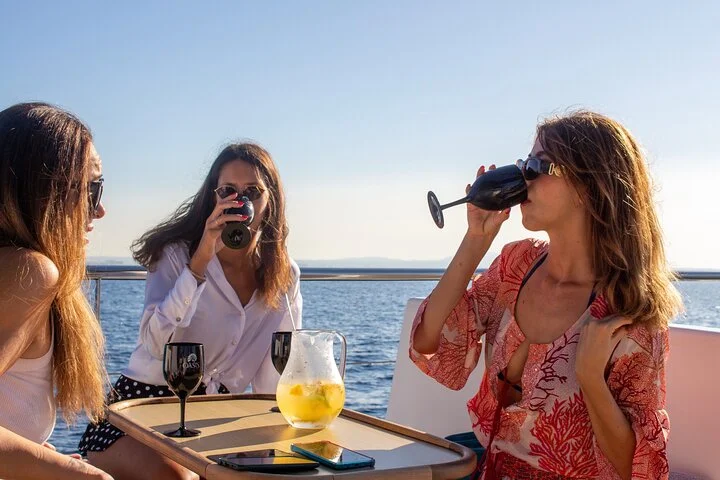 Katamaran-Segeln ab Palma de Mallorca mit Aperitif und BBQ - Bild 5
