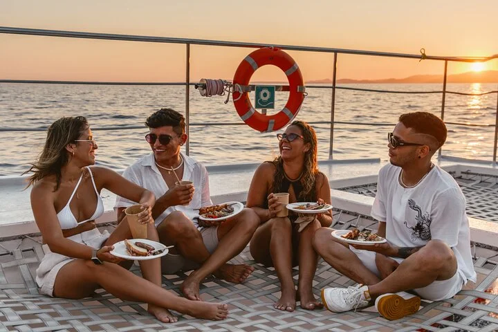 Sunset Sailing Katamaran mit BBQ an der Küste von Mallorca - Bild 3