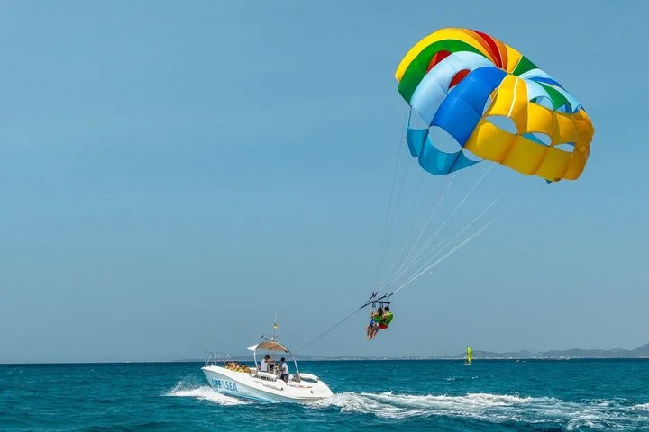 Parasailing ab El Arenal über der Bucht von Palma - Bild 2