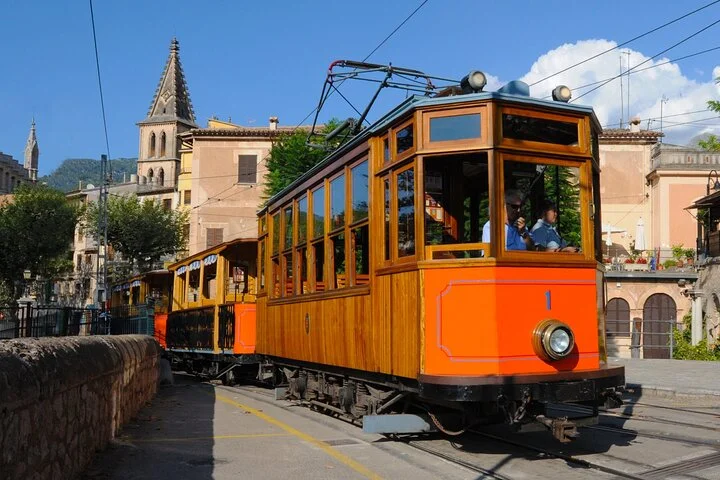 Historische Zug- und Straßenbahntour nach Sóller auf Mallorca - Bild 3