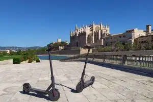 Elektroroller Verleih in Palma de Mallorca - Bild 1