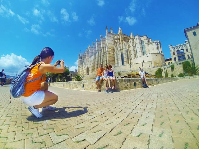 Tour privado por el casco antiguo de Palma con Catedral y paseo en barco - Imagen 5